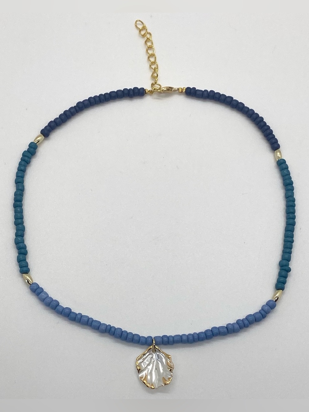 Blue Ombré Gold Choker Beaded Necklace with White Gold Shell Charm Boho Festival - Picture 7 of 11